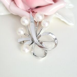 VINTAGE Mikimoto Pearl Sterling Silver Brooch